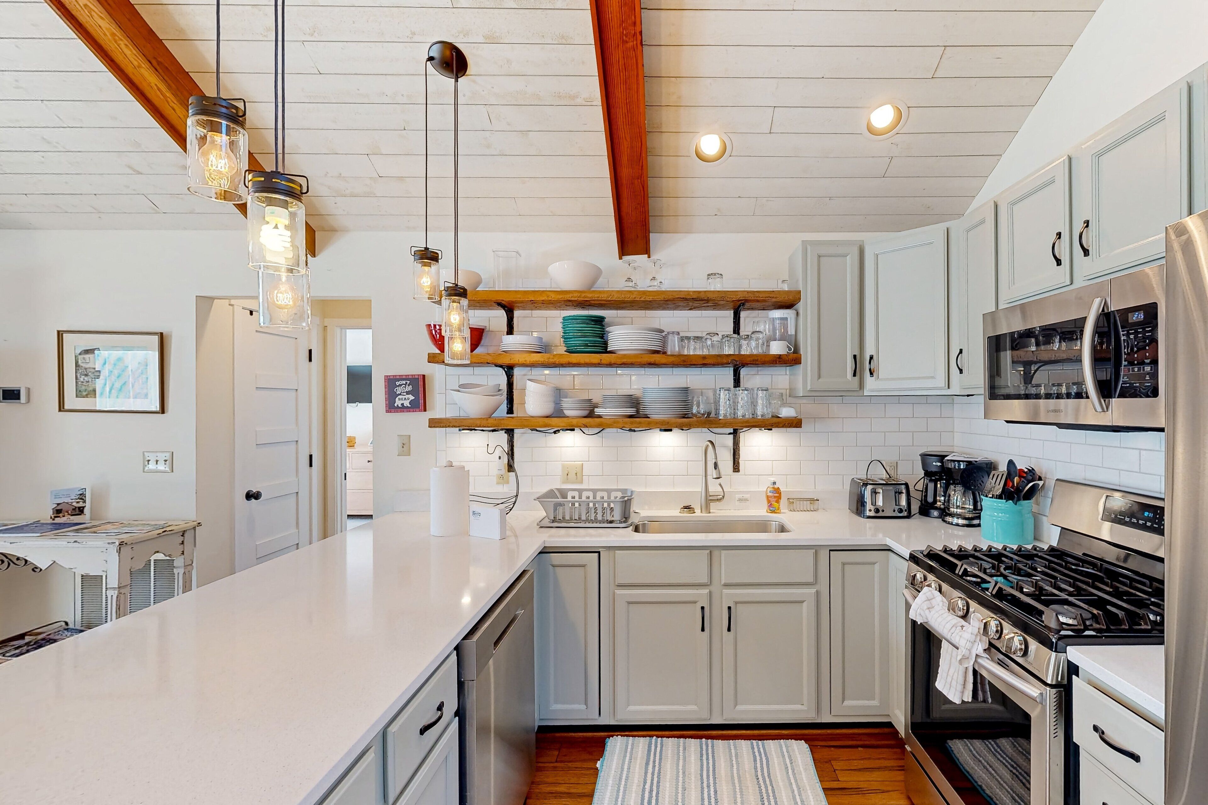 Casa, varias camas, cocina (Sundown Bed and Beach) | Cocina privada