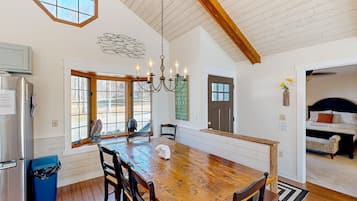 Casa, varias camas, cocina (Sundown Bed and Beach) | Restaurantes