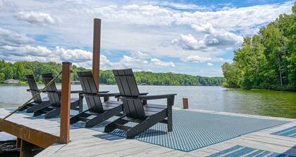 Stunning Lakefront House With View, Free Wifi and Secluded Swimming Area