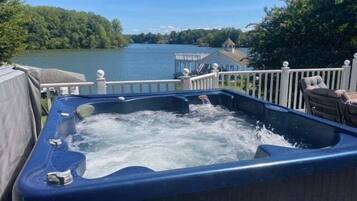 Rumah, Beberapa Tempat Tidur, hot tub (Fancy Free) | Bathtub spa outdoor