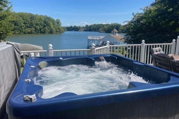 House, Multiple Beds, Hot Tub (Fancy Free) | Outdoor spa tub