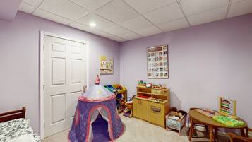House, Multiple Beds, Hot Tub (Fancy Free) | Children's area