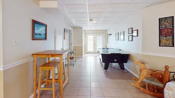 House, Multiple Beds, Hot Tub (Fancy Free) | Games room