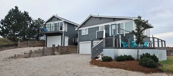Relaxing 5-bedroom house with one of the best views at Lake Mac.