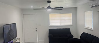 Cozy 2-bedroom house in serene Moore with AC comfort
