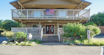Tiny home in Weaverville, CA!