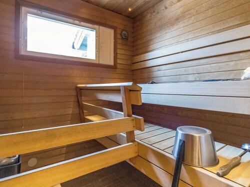 Luonnonrauha a by Interhome