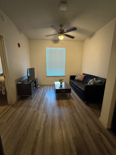 Amazing 1-bedroom apartment with AC in Canyon