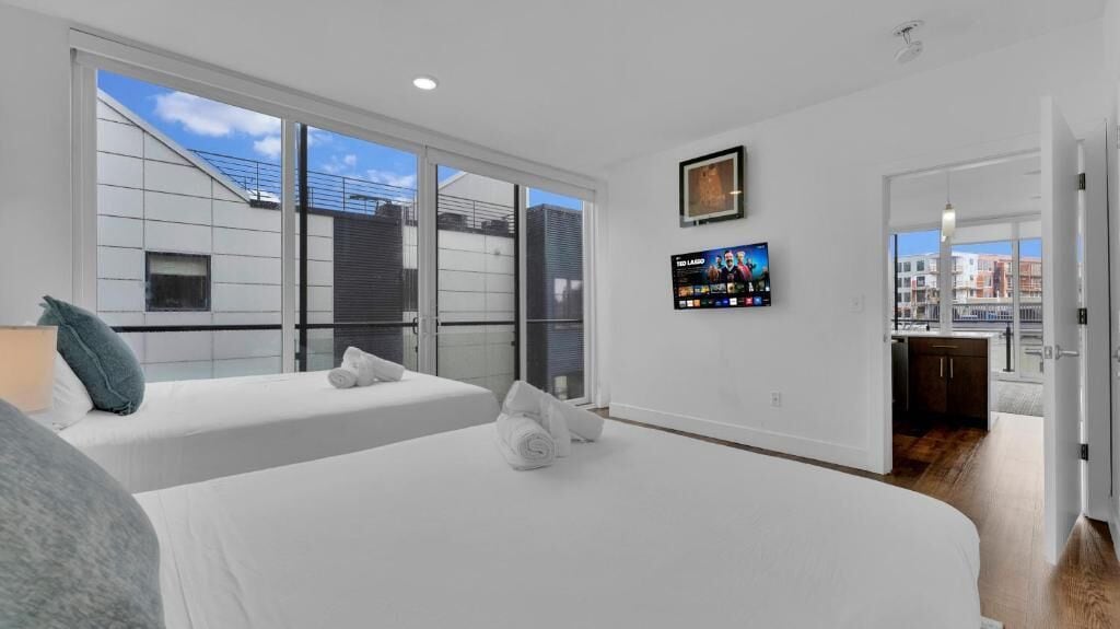 Apartment, 2 Bedrooms | Iron/ironing board, free WiFi