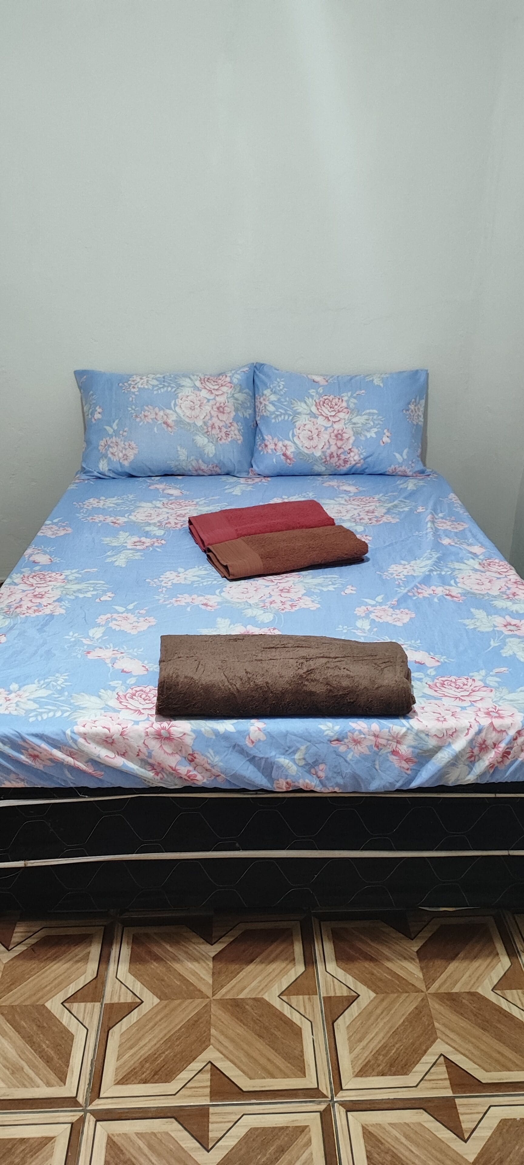 Internet, bed sheets
