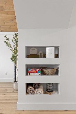 Interior - The Perch - Bluff Views, Hot Tub, Comfy Modern Feel (Trenton)