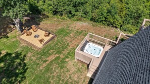 Terrace/patio - The Perch - Bluff Views, Hot Tub, Comfy Modern Feel (Trenton)
