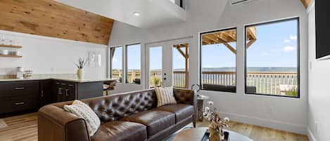 Smart TV y chimenea