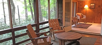 Charming 3-bedroom cottage in the heart of Mt. Gretna's Chautauqua
