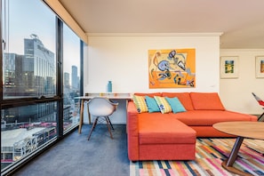 Comfort Apartment, Balcony, City View | Ruang tamu