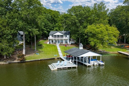 Ultimate Lake House | Dock, Game Room, Sleeps 15