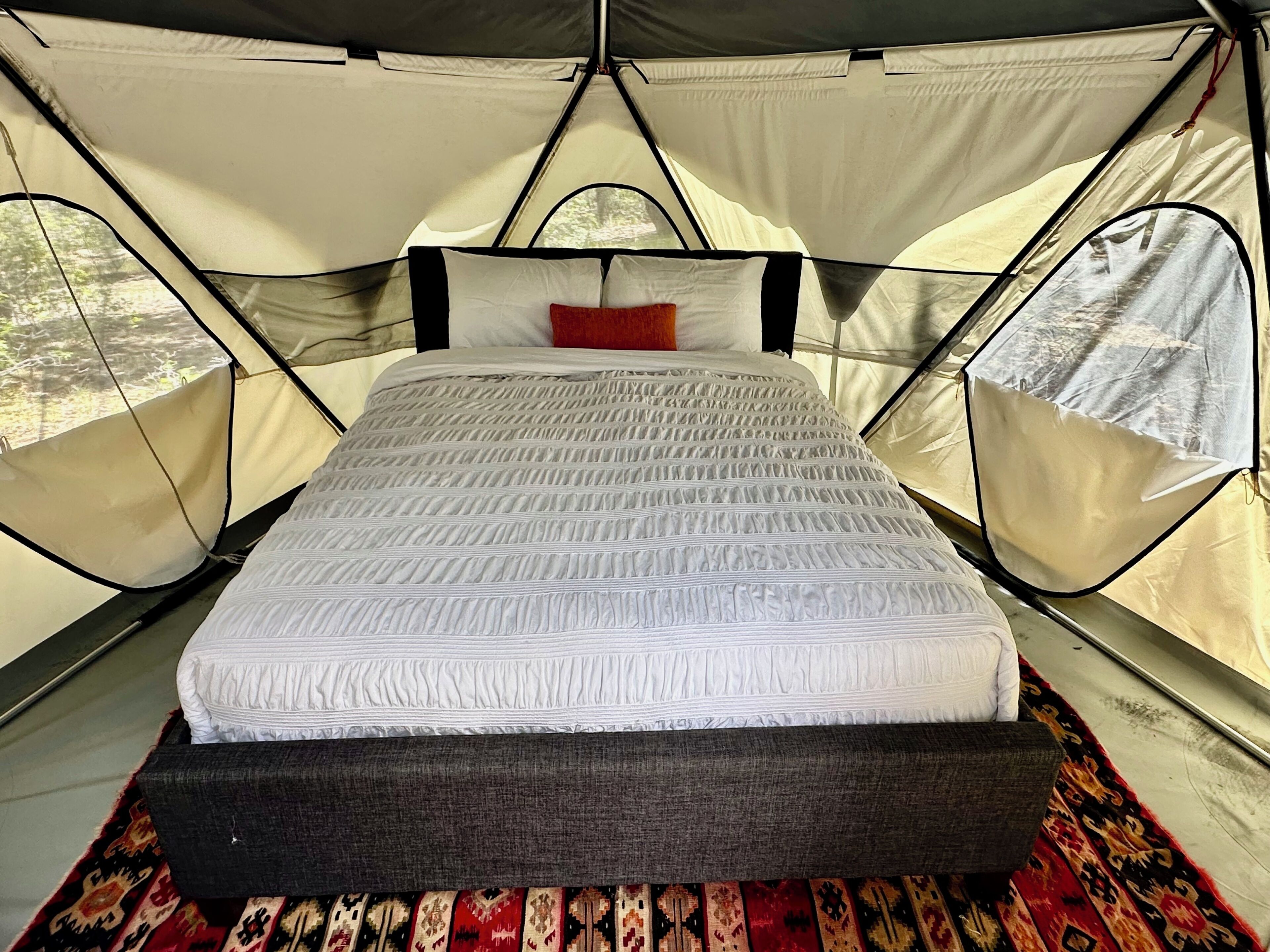 Acceso a internet y ropa de cama 