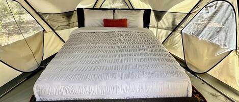 Acceso a internet y ropa de cama