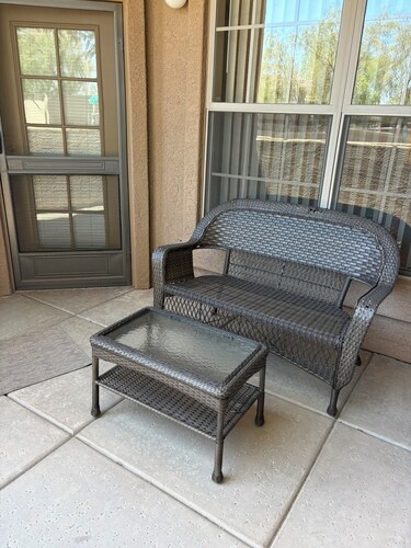 Cozy 1-bedroom condo in Surprise AZ with AC