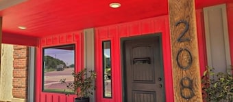 Celebrate Together: 5BR Retreat Sleeps 13-Ideal for Big Groups/Wedding Parties