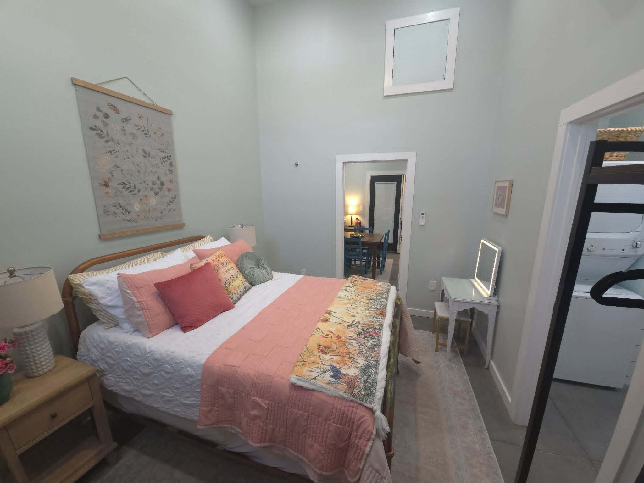 5 dormitorios, tabla de planchar con plancha, Internet y ropa de cama