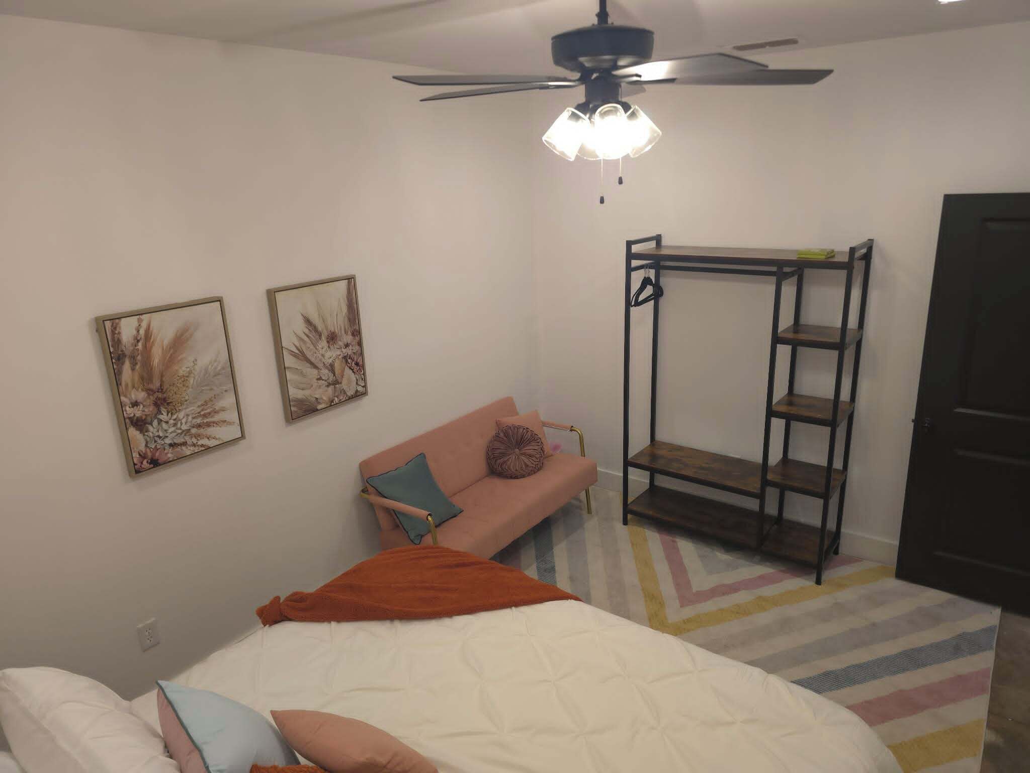 5 dormitorios, tabla de planchar con plancha, Internet y ropa de cama