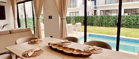 Villa, 3 Bedrooms, Private Pool, Pool View | Dining