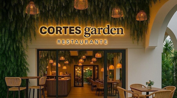 Outdoor dining - Relax in Banus - 3 bedrooms, pools, paddle - Pass the Keys (Marbella)