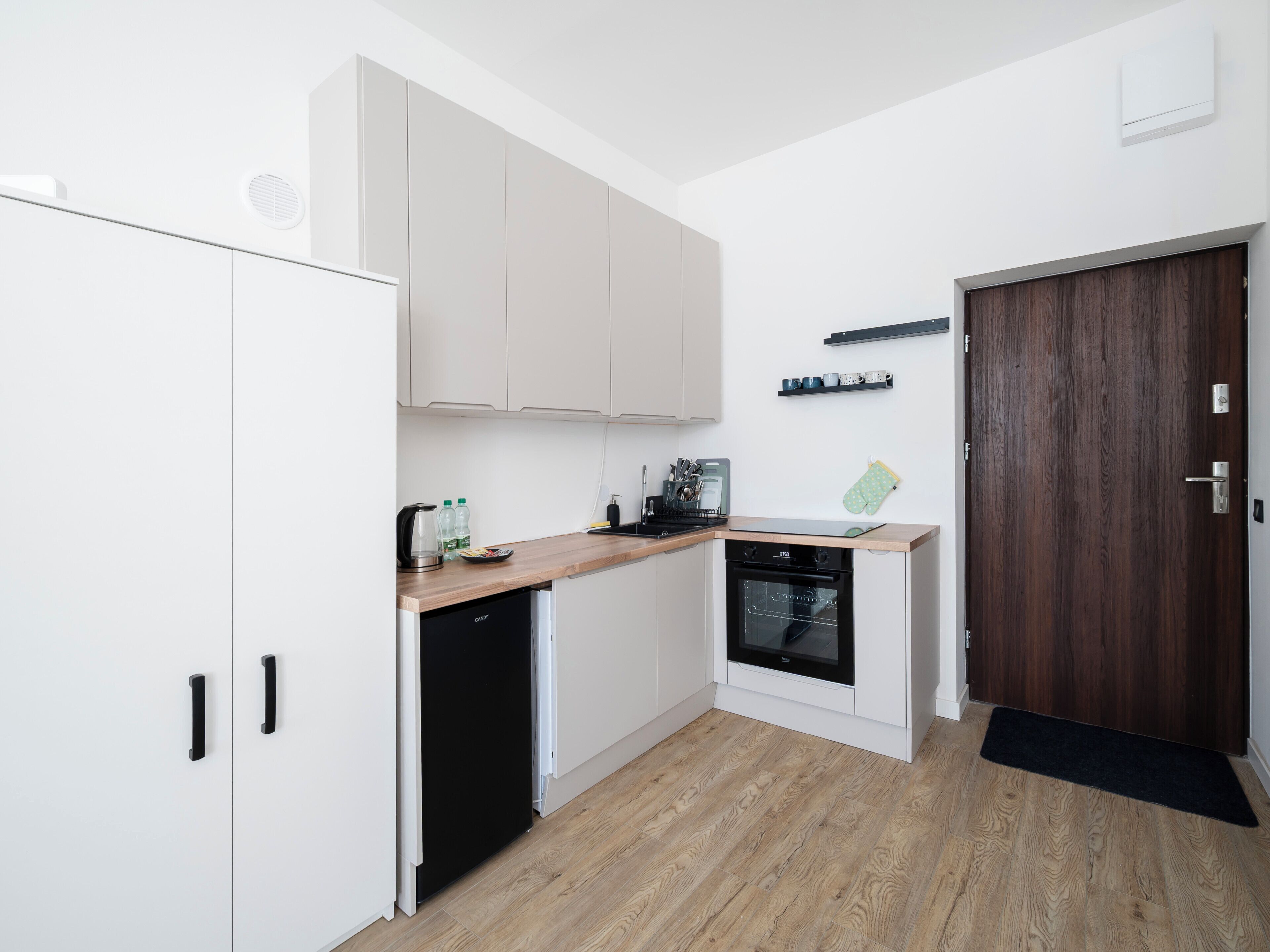 Kühlschrank, Ofen, Herdplatte