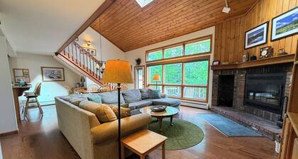 W5 Dog-Friendly Bretton Woods Retreat Near Skiing, Hiking, Golf & the Omni Resort