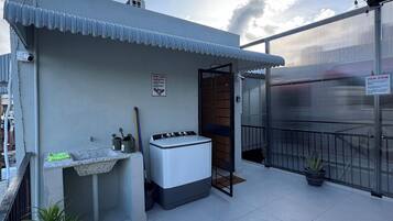 Appartement, 1 chambre, fumeurs, balcon | Bain à remous extérieur