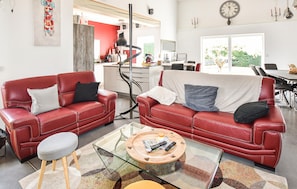 TV - Lovely home in Valréas (Valréas)