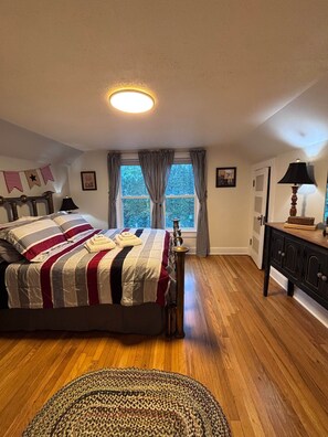 3 bedrooms, desk, iron/ironing board, free WiFi - Cannon House Retreat (Fayetteville)