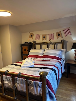 3 bedrooms, desk, iron/ironing board, free WiFi - Cannon House Retreat (Fayetteville)