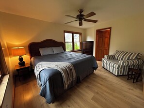 Room - Charming, newly renovated home in Cape Vincent perfect for relaxation and fun. (Cape Vincent)