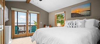 Lakefront getaway near Sleeping Bear Dunes