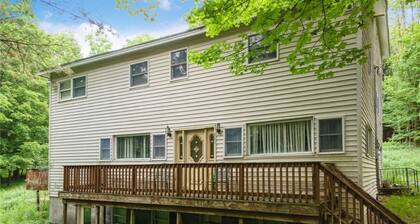 Spacious 7-bedroom in the Town of Milford. Near Cooperstown, NY
