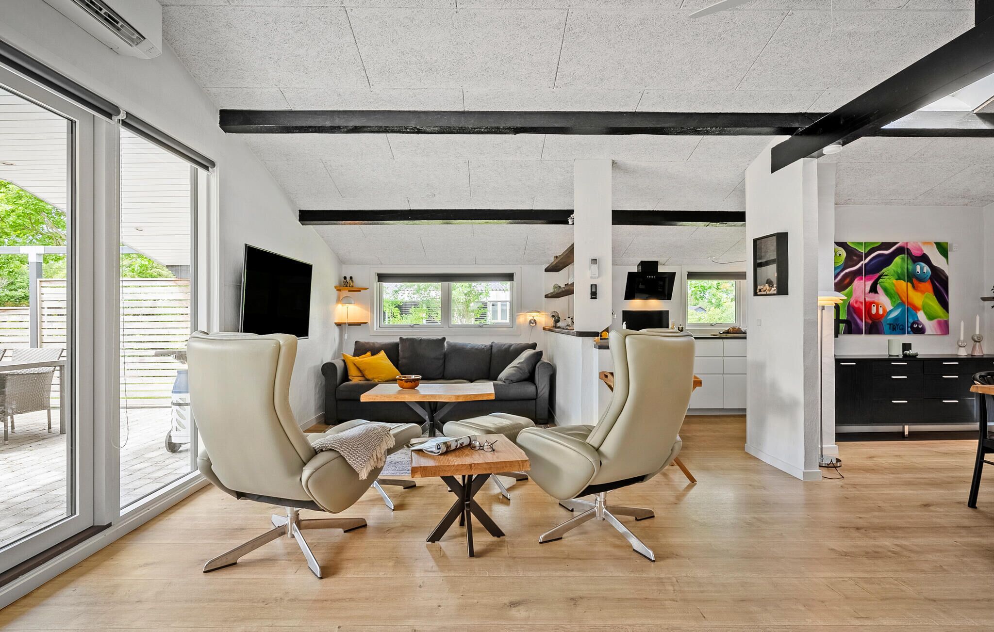 Smart TV, chimenea y tenis de mesa 