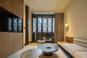 In-room safe, blackout drapes, soundproofing, WiFi (free)