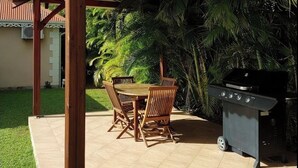 Unclassified image, 4 of 6, button - MA Season, 2 detached four-bedroom villas for groups or families of 6 to 12 people (Sainte-Luce)