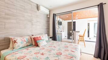 WiFi, bed sheets, wheelchair access