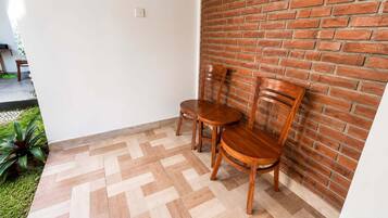 Vila, vista para a piscina | Terraço/pátio