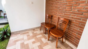 Vila, vista para a piscina | Terraço/pátio