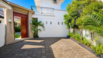 Villa, Pool View | Parking | Free self parking