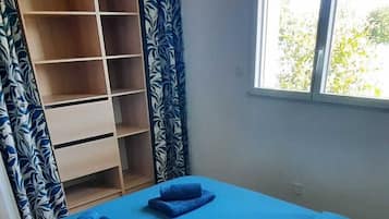 4 chambres, fer et planche à repasser, Wi-Fi gratuit, draps fournis