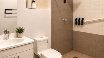 Comfort Double Room, Non Smoking | Bathroom