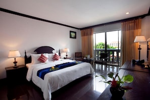 In-room safe, individually decorated, individually furnished, desk - The Heritage Courtyard (Krong Siem Reap)