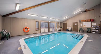 Uncas by Avantstay Indoor Heated Pool + Rec Lounge Skiing + Hiking + Rafting
