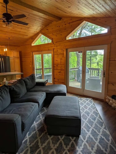 Peaceful Cabin on Reed Lake near Haywar, WI