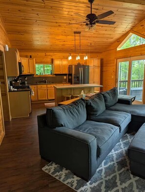 TV - Peaceful Cabin on Reed Lake near Haywar, WI (Hayward)